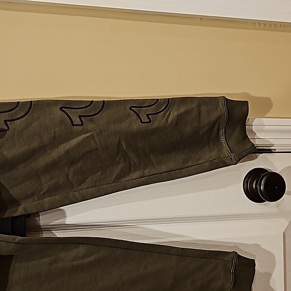 NWT 3 piece True Religion set - Picture 3 of 9